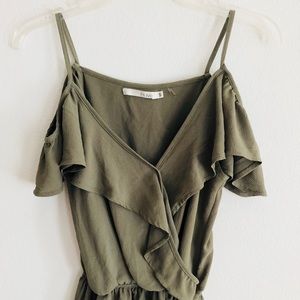 Cute off shoulder top!